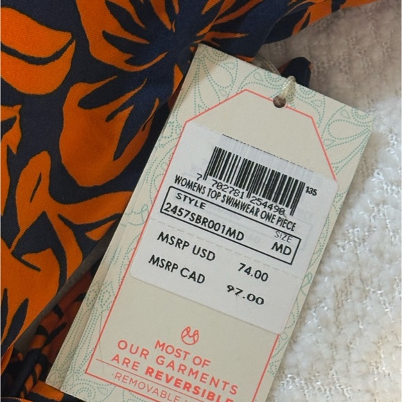 Maaji bathing suit top, size medium,  NWT. - Picture 3 of 3